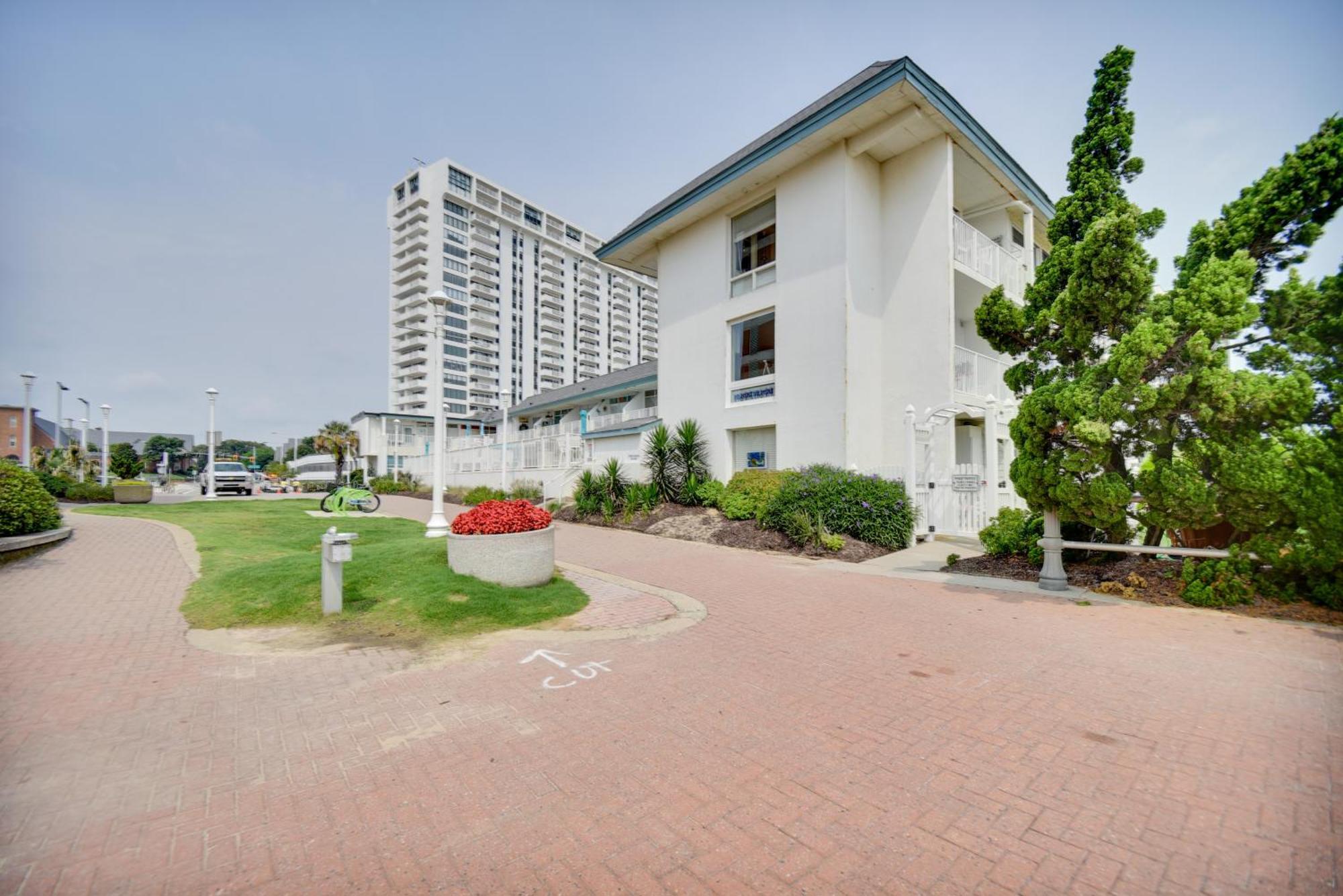 Chic Virginia Beach Retreat - Pool, Steps To Beach Dış mekan fotoğraf