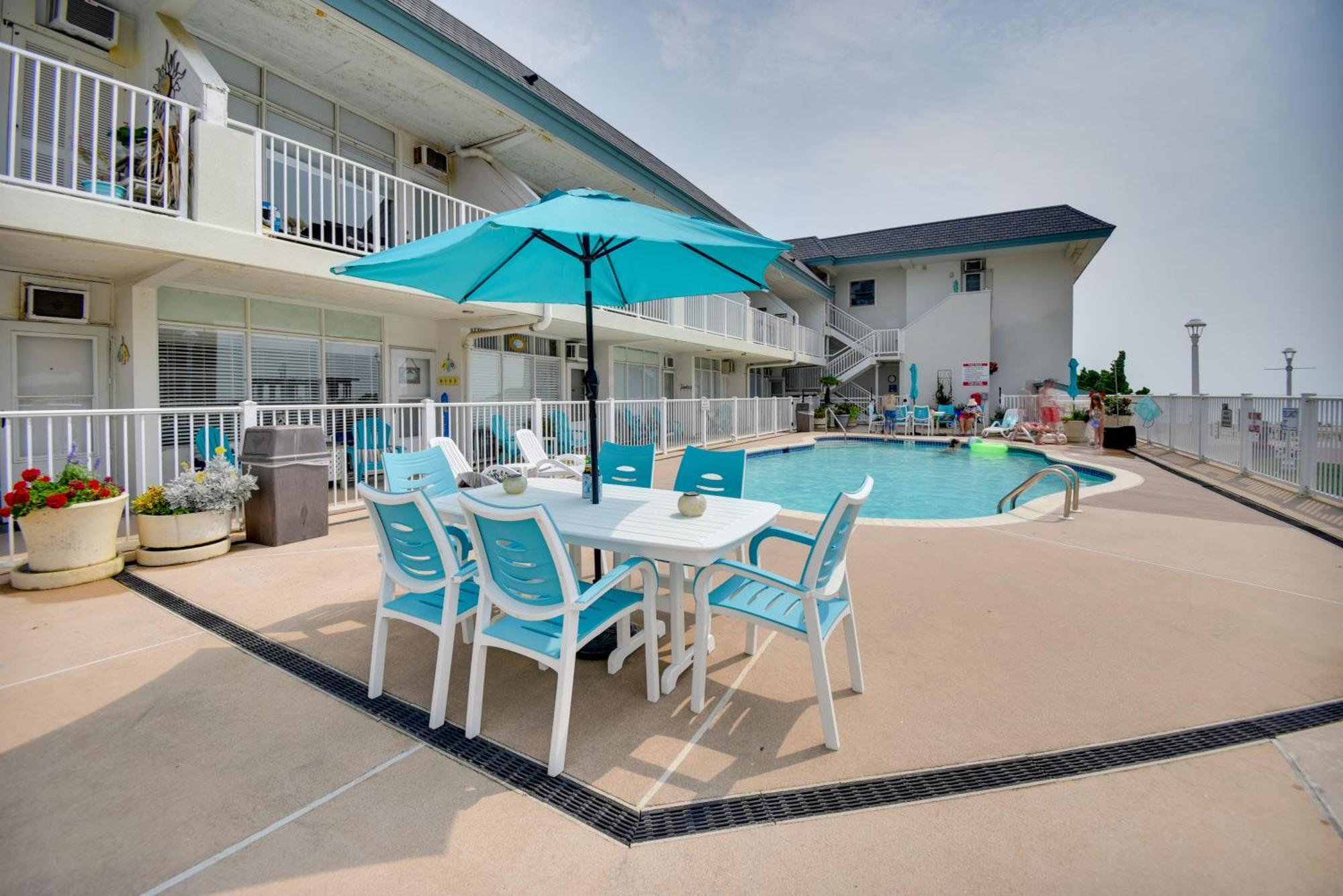 Chic Virginia Beach Retreat - Pool, Steps To Beach Dış mekan fotoğraf