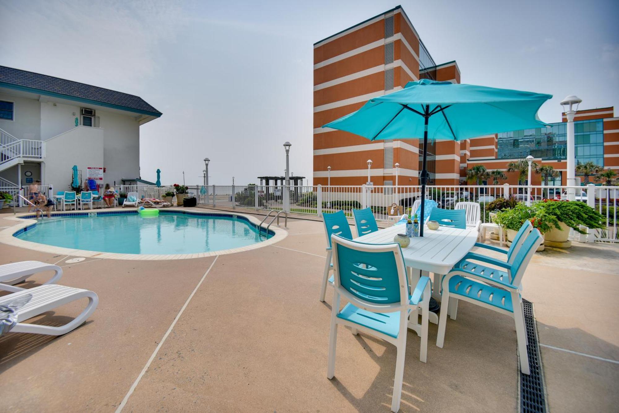 Chic Virginia Beach Retreat - Pool, Steps To Beach Dış mekan fotoğraf